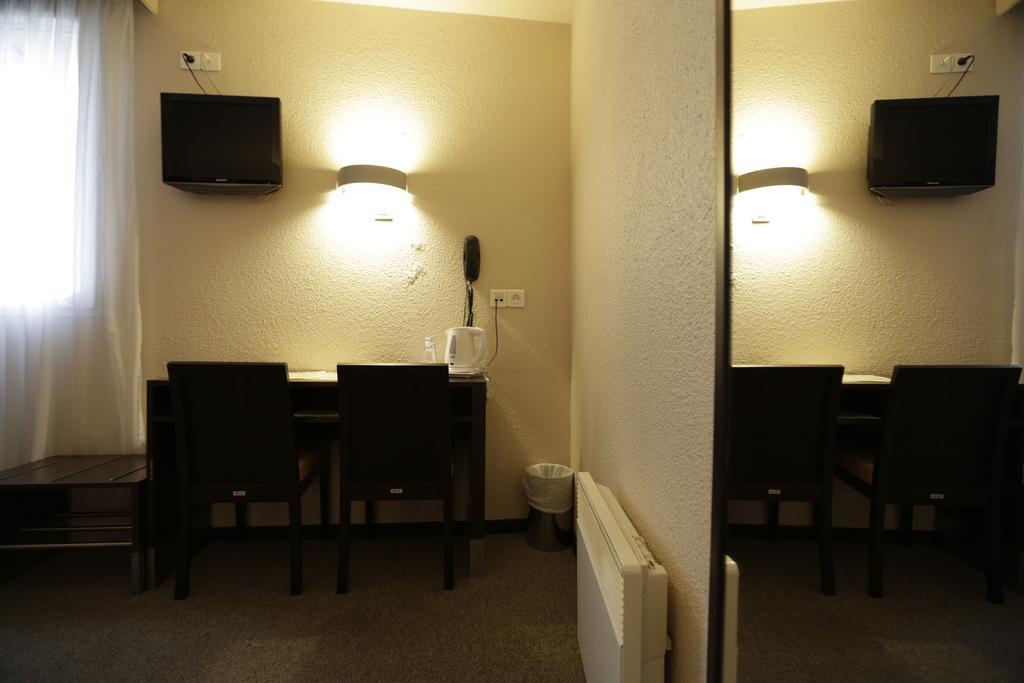 Hotel Au Petit Caporal Maisons-Alfort Bilik gambar