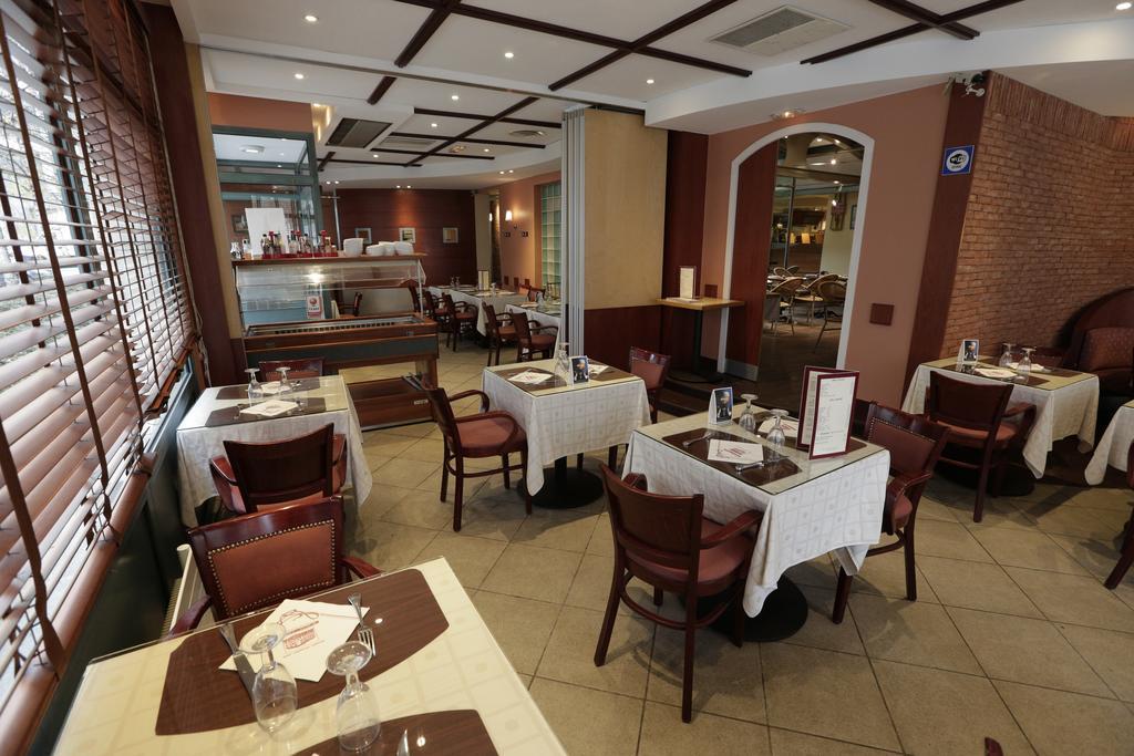 Hotel Au Petit Caporal Maisons-Alfort Luaran gambar