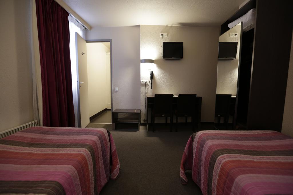 Hotel Au Petit Caporal Maisons-Alfort Luaran gambar