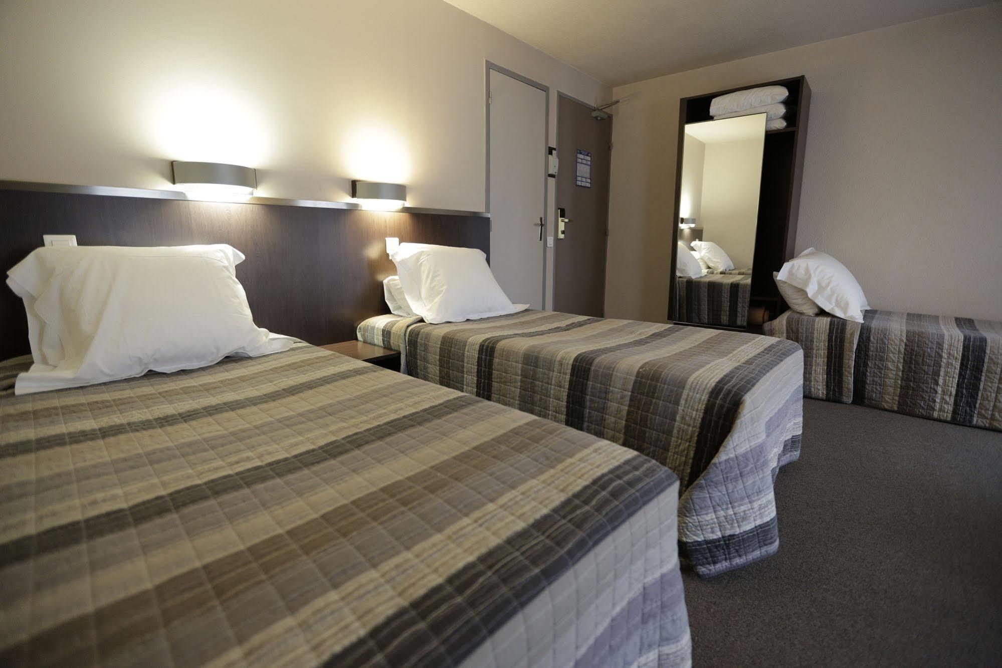 Hotel Au Petit Caporal Maisons-Alfort Luaran gambar
